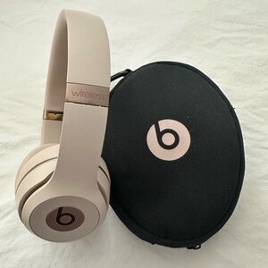 BEATS Wireless Solo 3 Headphones - Rose Pink